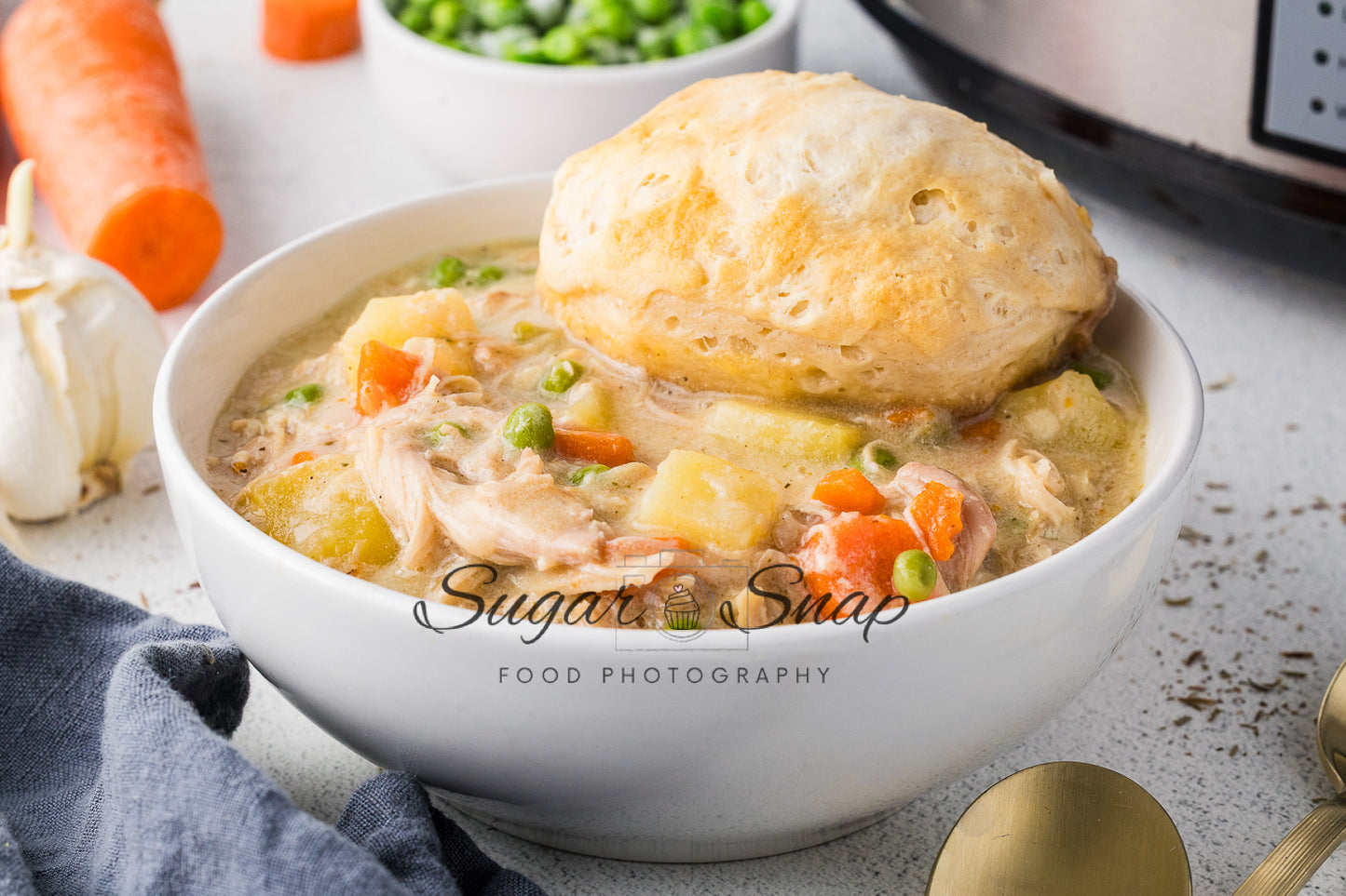 Easy Crockpot Chicken Pot Pie
